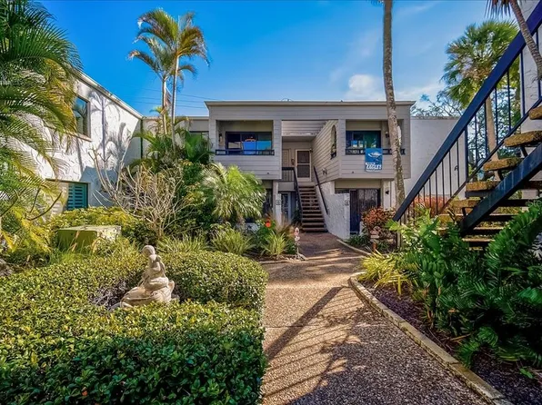 1555 TARPON CENTER DRIVE #202, VENICE, FL 34285