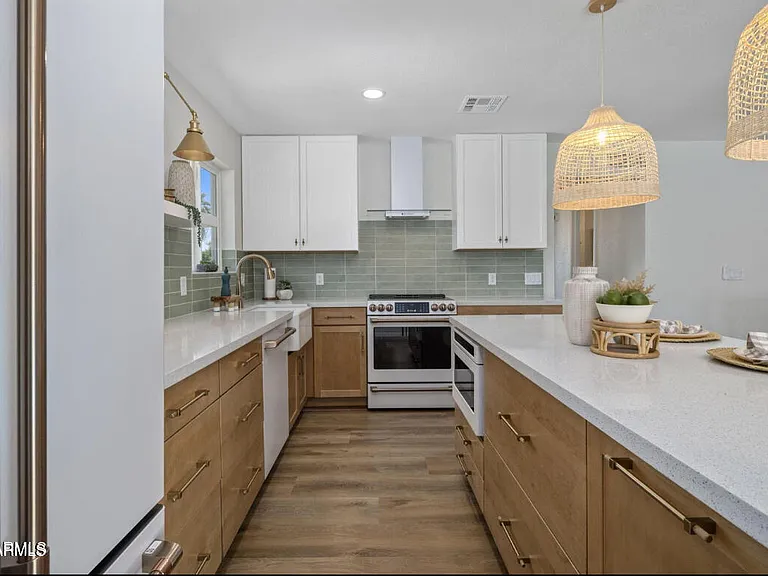 626 E Palomino Dr — Photo 5