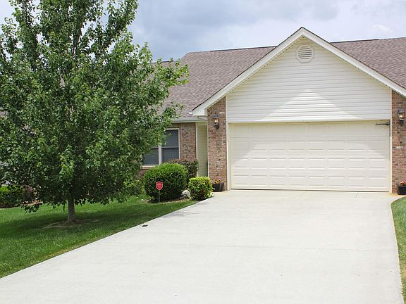 4th image of 39 Woodgate Ln Ste 102
