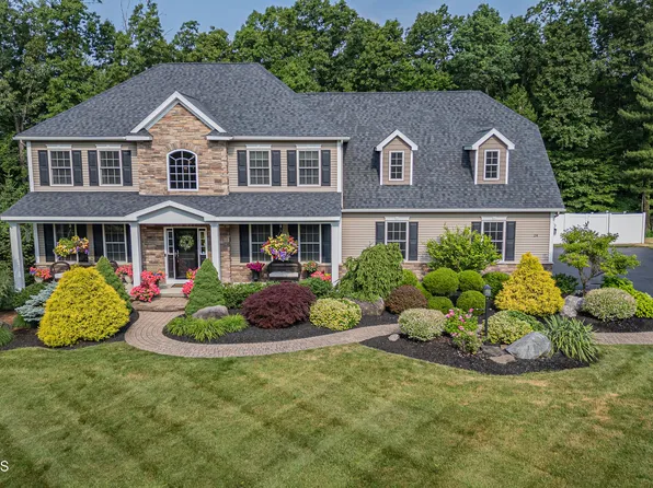 24 Stone Crest Drive, Mechanicville, NY 12118