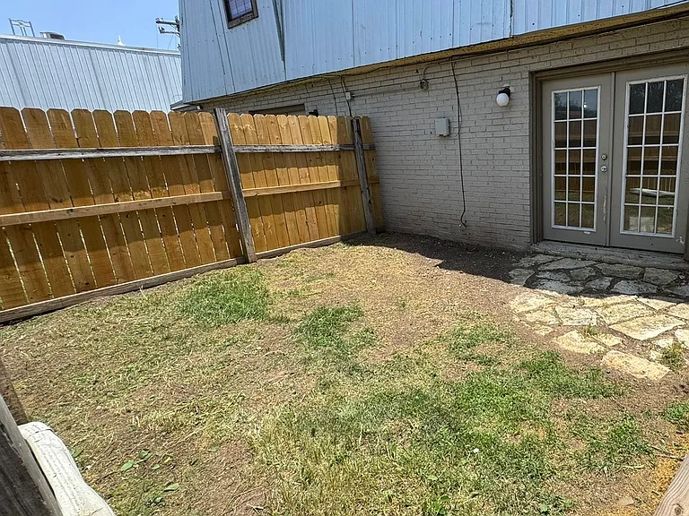 2413 Mission Hill Dr #C — Photo 23