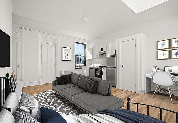 4th image of 347 W 55th St