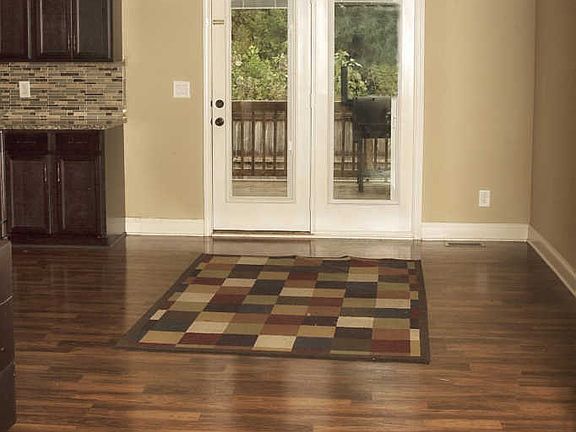 4th image of 433 Leslie Wood Dr