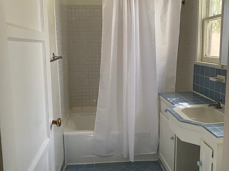 10724 Camarillo St #10724 — Photo 32