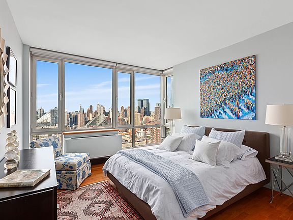 4th image of 635 W 42nd St APT 39D