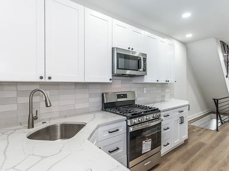 1549 S Woodstock St — Photo 4