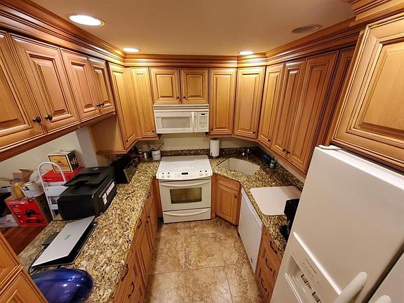 5th image of 1965 SW Silver Pine Way APT G2