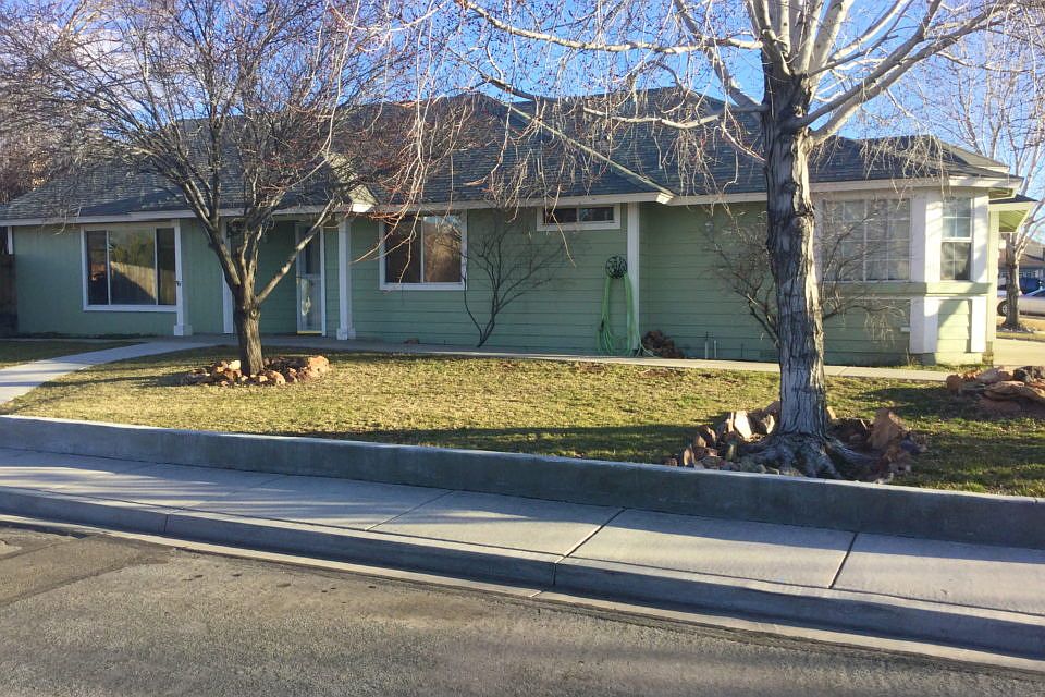 1st image of 965 Coal Ct