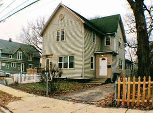 88 S Crystal St APT 2, Elgin, IL 60123