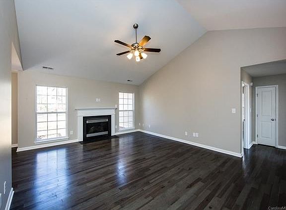 3rd image of 6127 Colchester Ln