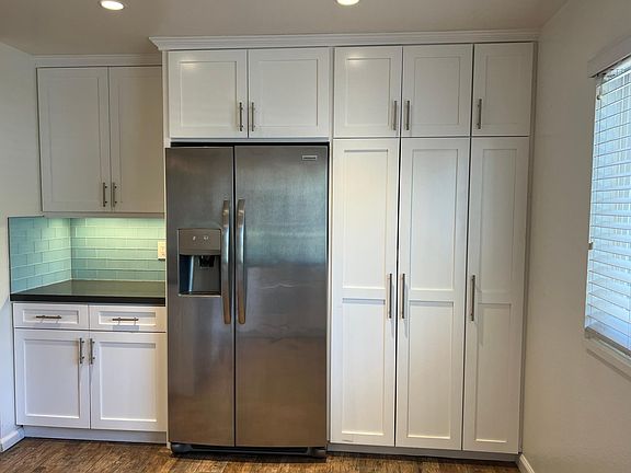 4th image of 4912 1/2 McConnell Ave