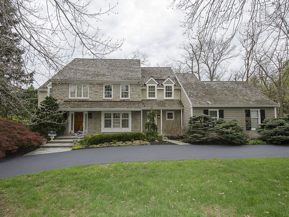 For Sale: 231 Ravenscliff, Wayne, PA 19087