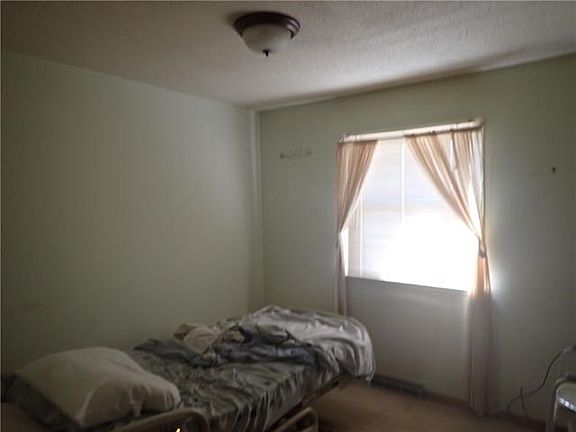3rd image of 745 S Pine St