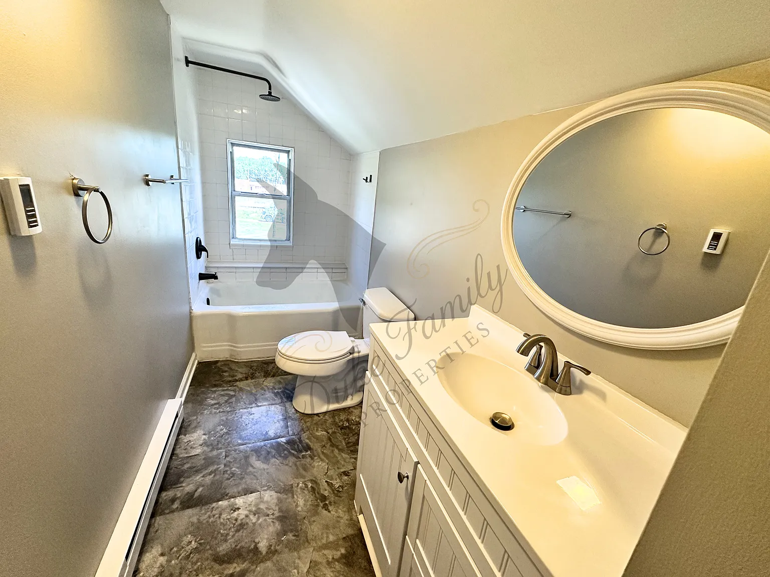 610 N Queen St — Photo 4