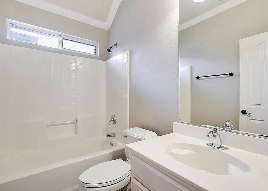 5124 Nash Ln — Photo 2