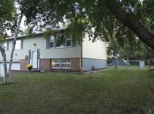 5305 W 52nd St, Sioux Falls, SD 57106