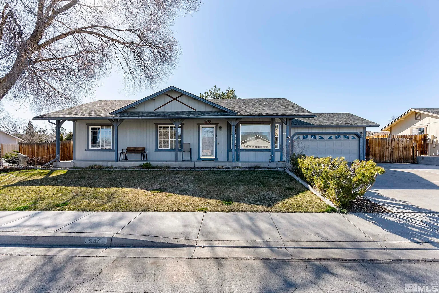 987 Rook Way photo 1
