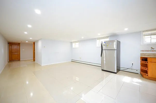 Sold by Remax Edge | media 19