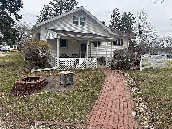 3rd image of 435 Martin Rd