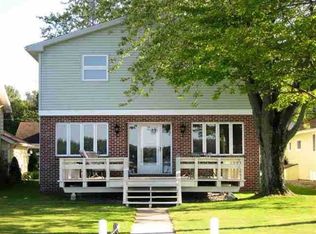 712 S Clear Lake Dr, Fremont, IN 46737