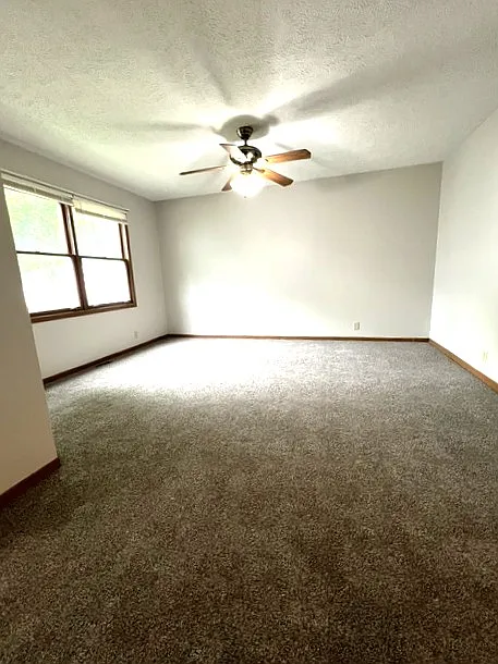 1195 / 142 E Lincoln Hwy, Waterman - 3 — Photo 2
