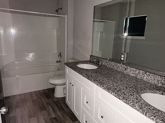 4th image of 2117 Winger Ave