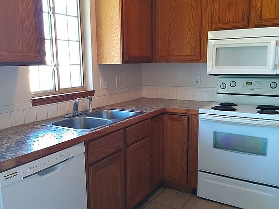 2nd image of 718 S Highland Dr