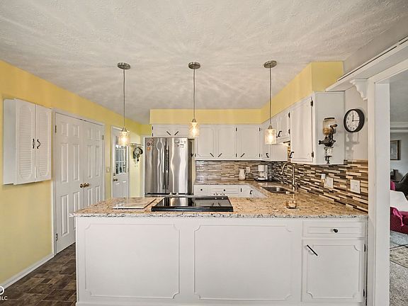2nd image of 10907 Songbird Ln