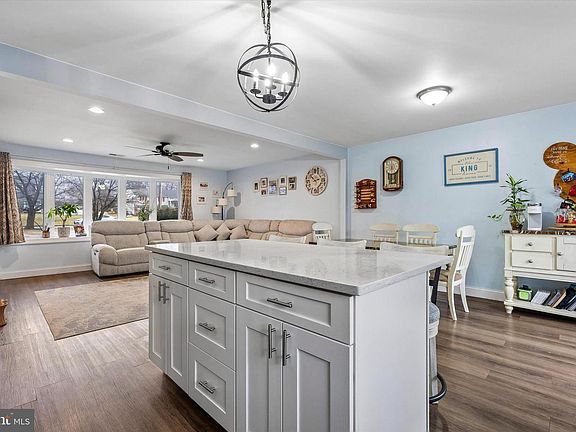 4th image of 45 Holly Hill Rd