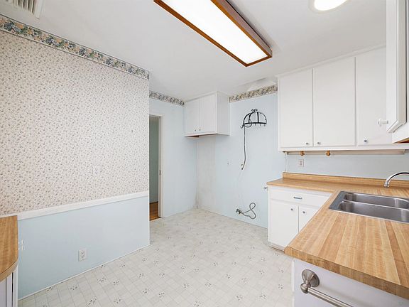 5th image of 5154 Lyle Dr