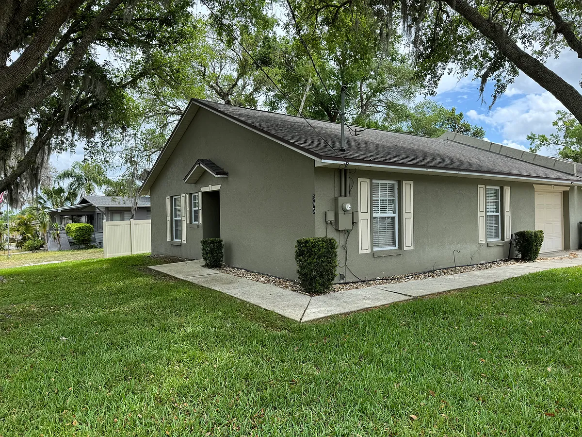 Building Photo - 395 W Osceola St