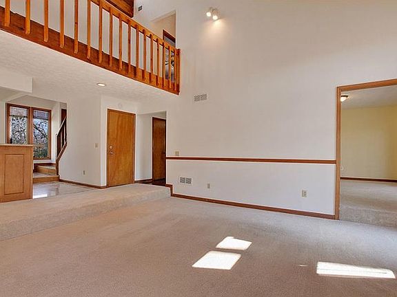 3rd image of 1800 Laurel Creek Trl SE