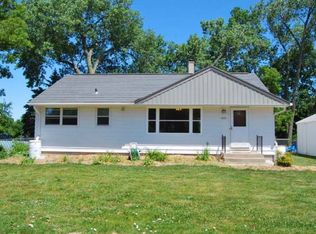 3200 W Cold Spring Rd, Greenfield, WI 53221