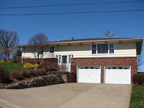 1st image of 218 Dennis Ln
