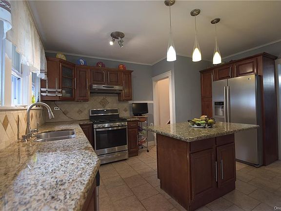 5th image of 297 E Sidney Ave