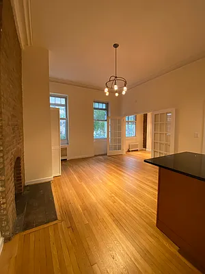 Rented by Waverly Realty Associates | media 10