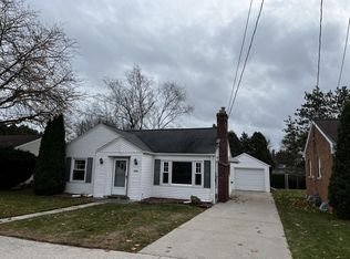 2223 Russell Ln, Manitowoc, WI 54220