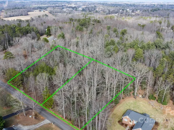 9389 & 9395 Westridge Dr #44/45, Hickory, NC 28601