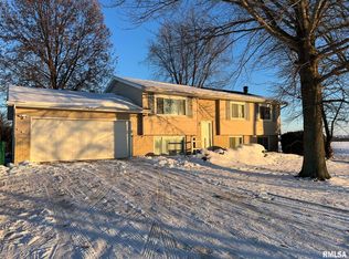 9745 E 1200th St, Macomb, IL 61455