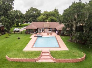 213 W Bayou Dr, Dickinson, TX 77539