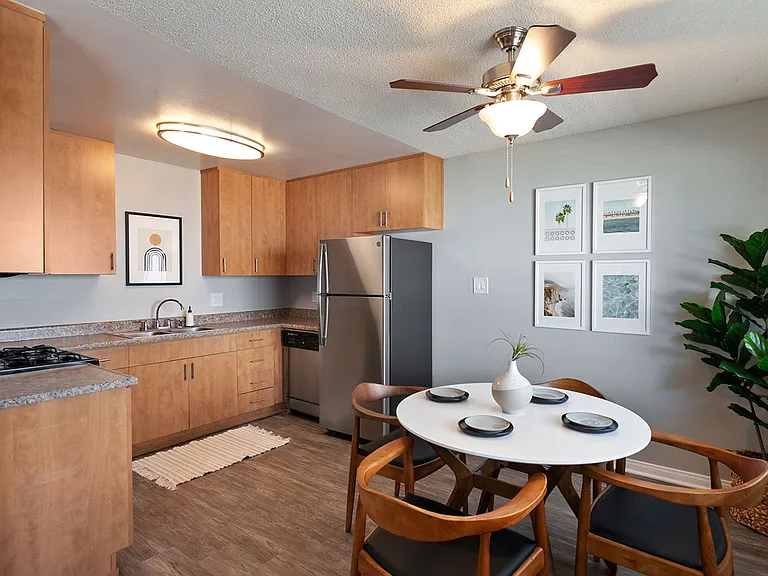 The Circle Apartments at Long Beach — Photo 9