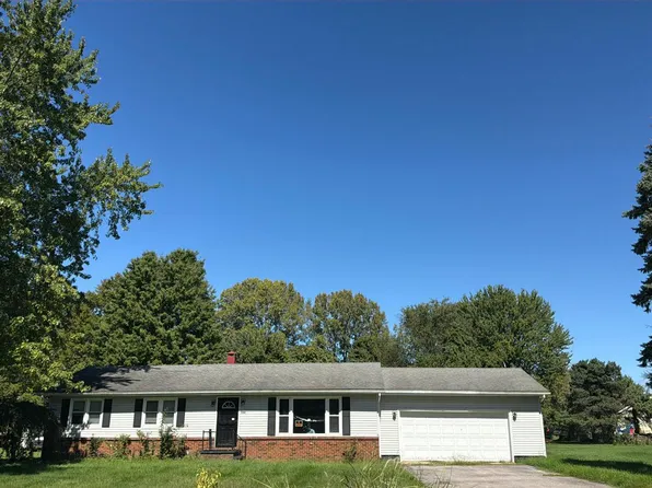 3241 S Forest Dr, Conneaut, OH 44030