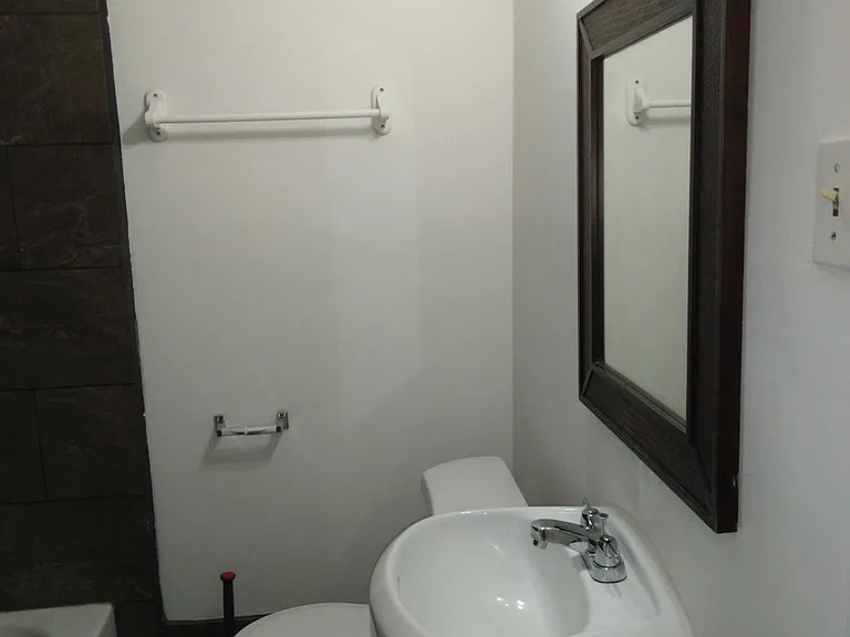 1604 W Hollywood Ave — Photo 11
