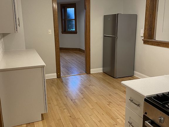 4th image of 3408 N Janssen Ave Unit G