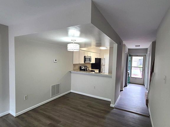 3rd image of 6147 Glen Eagles Ct