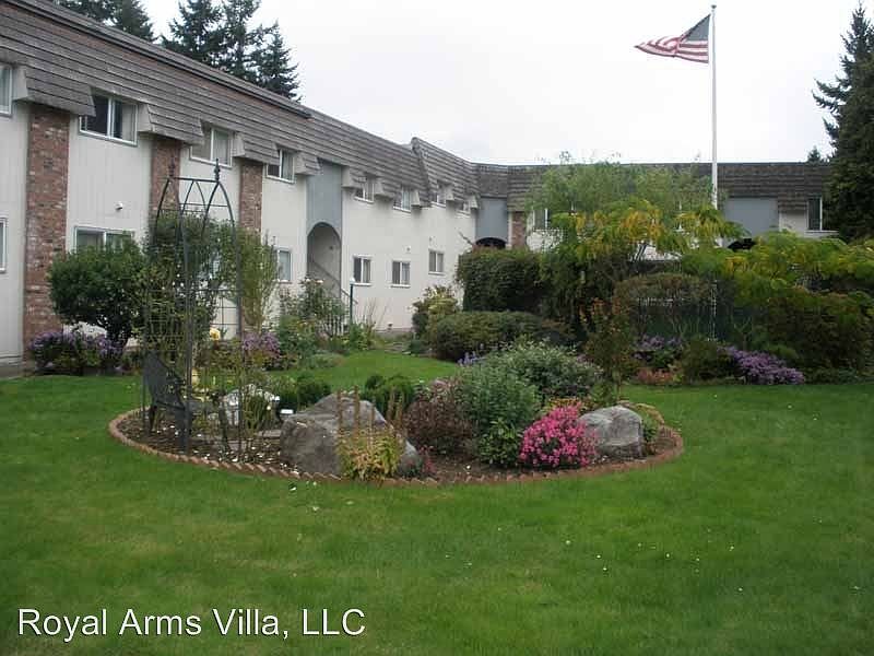 2nd image of 133 SW Normandy Rd APT 12
