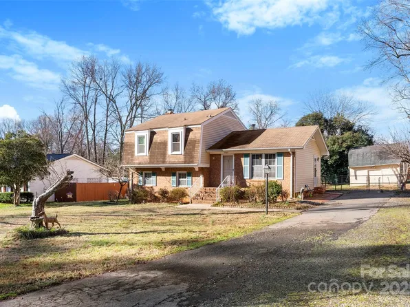 5545 Elsinore Pl, Charlotte, NC 28227