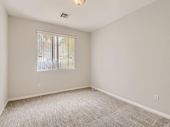 5th image of 324 Lakewood Garden Dr