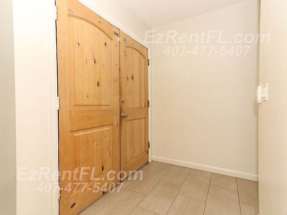4th image of 858 Bishop Dr