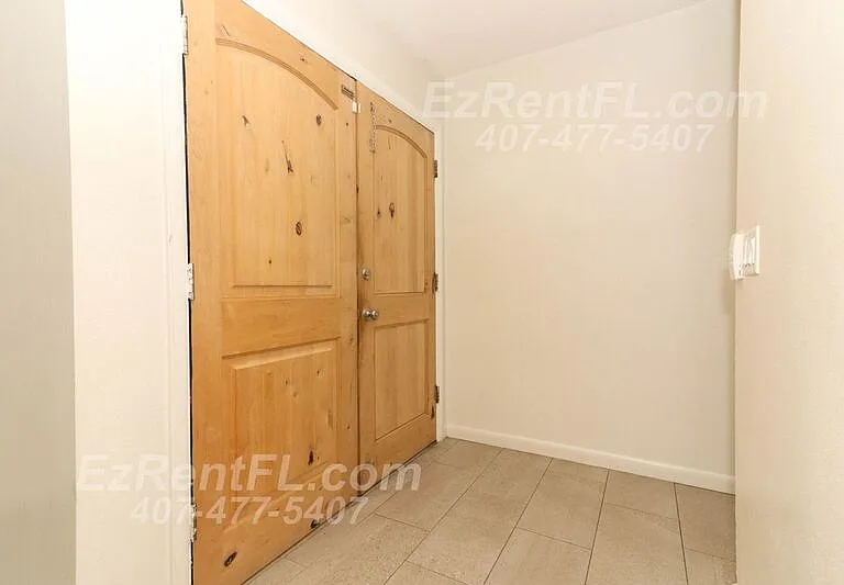858 Bishop Dr — Photo 4